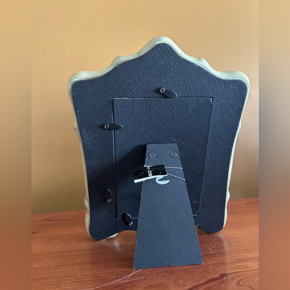 Light Green Antique Style Chunky Photo Frame / 9” x 7” Picture Frame - Picture 3 of 11